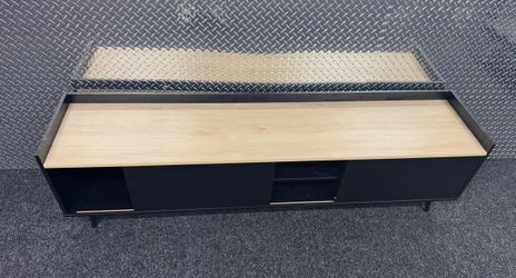 Modern 70” TV Stand / Media Console – Excellent Condition