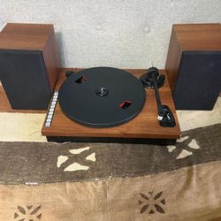 This item is a turntable set, similar to models like the Argon Audio TT-3 NEW COST $299. The product is in working order and is the one pictured, PLUS