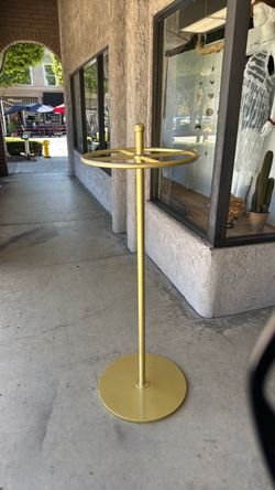 Clothes rack - gold free standing
