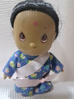 Vintage precious moments 2000 H Barbies vinil  4.25" Indian girl  woman $9.00