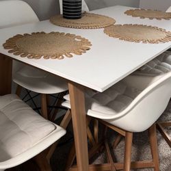 Wood Modern Table And Wood Modern Chairs 