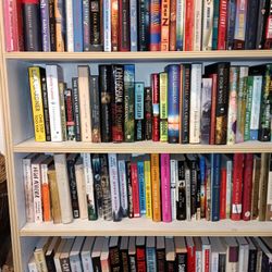 Assorted Books Novels Grisham/Connelly/Cornwell/Hickman/Lapena/McCourt/Patterson Etc .... 