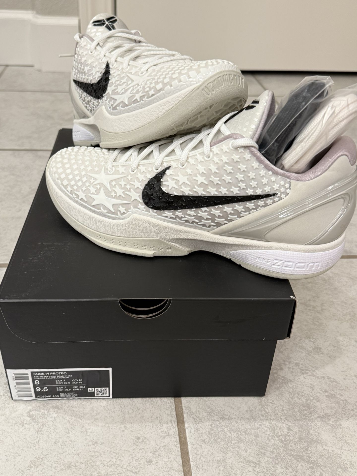 Kobe VI White Sail Size 8 men New