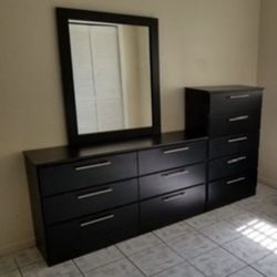 Dresser Whit Mirror And Chest - Cómoda Con Espejo Y Gavetero 