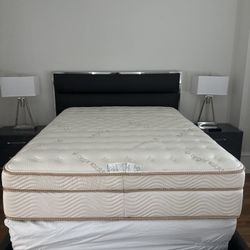 Like-New Saatva Classic 11.5" Queen Mattress
