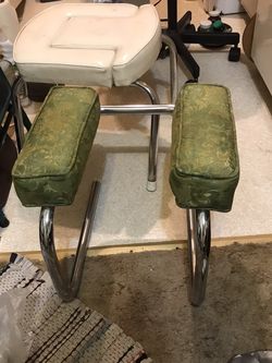 Yoga Stand, Shoulder stand. Reverse Blood Flow