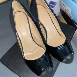 Tahari Sz 7 Heels 