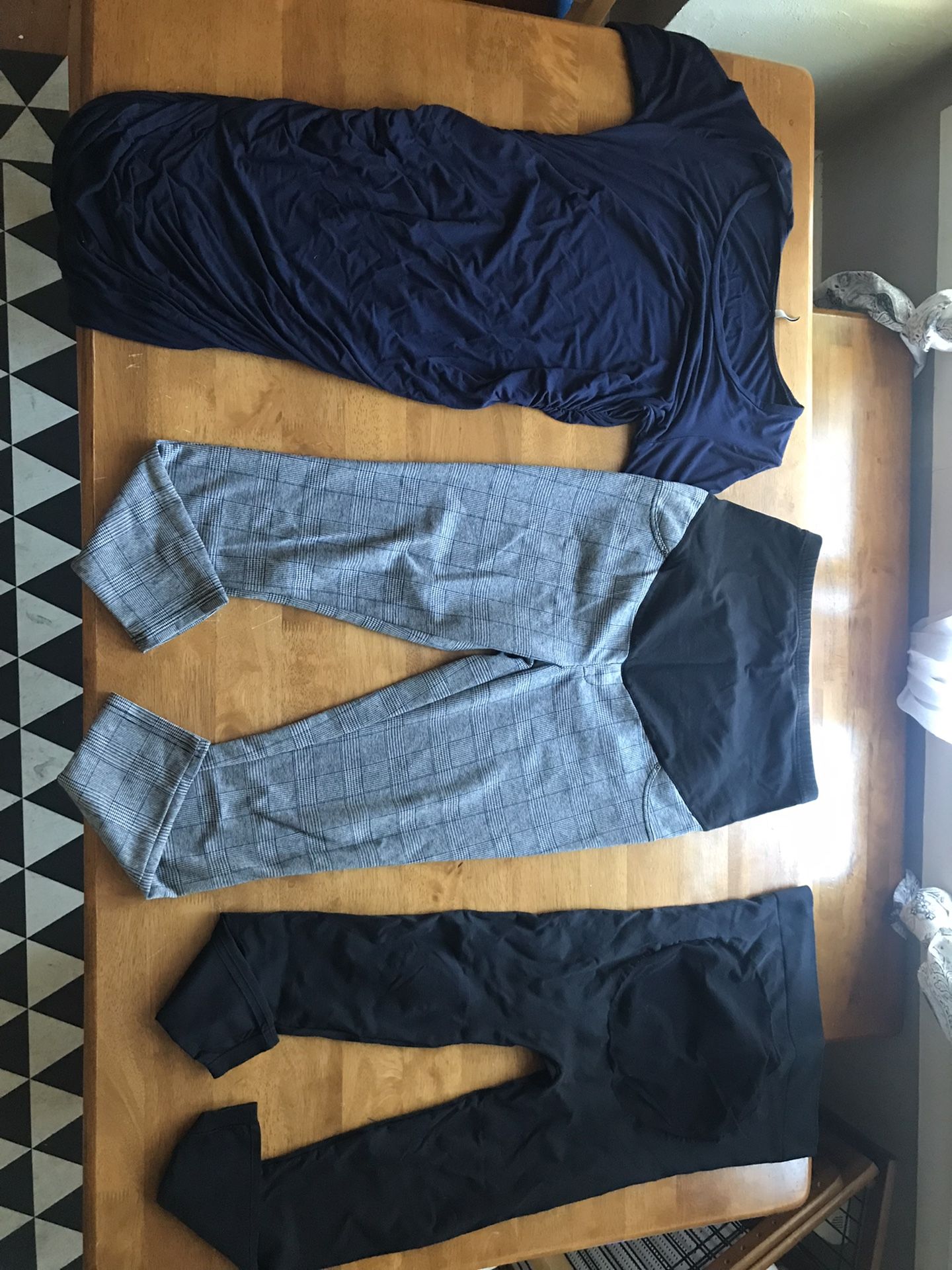 Maternity Clothes - Medium