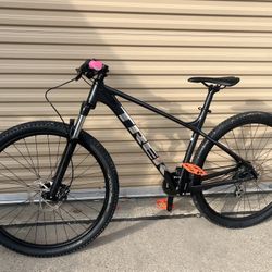 Trek Marlin 5 Size L Tire 29