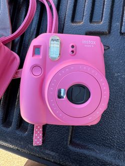 Fujifilm Instax Mini 9 Instant Film Camera - Flamingo Pink (With carrying case)