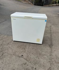 Freezer Large household deep chest hard to find size