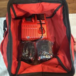 Milwaukee M12 and M18 Battery charger + 2x M18 Batteries 
