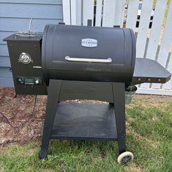 Pit Boss Pellet Smoker Grill