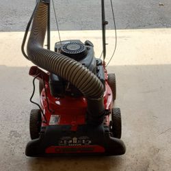 Troy Built  Leaf Vacuum/Shredder/Chipper