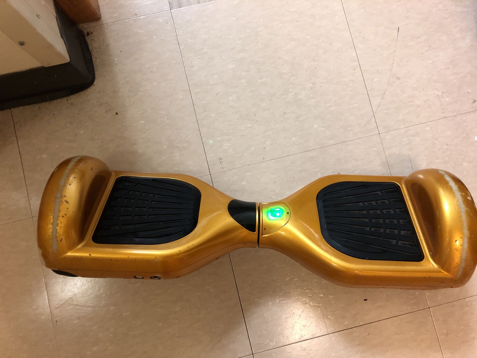 WORKING GOLD HOVERBOARD