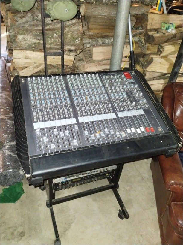 Fender Mixing Console