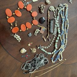 Vintage Lot of Mixed Jewelry 