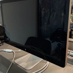 Apple monitor 27” Inch 