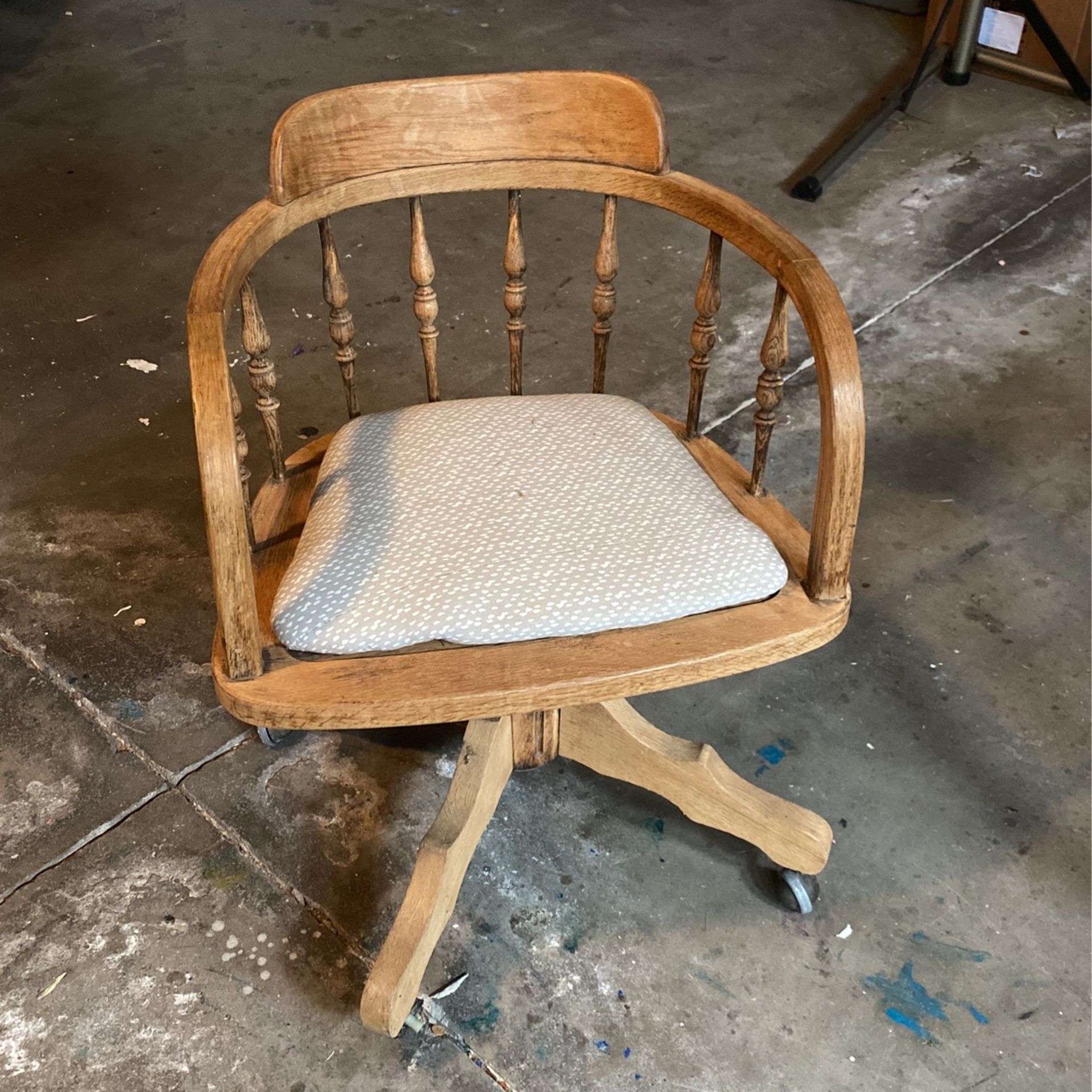 Free Wooden Chair 