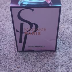 Madame paris