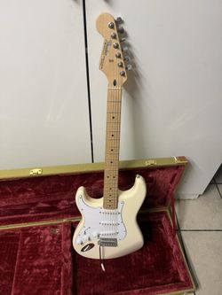 2008 lefty fender Stratocaster like new