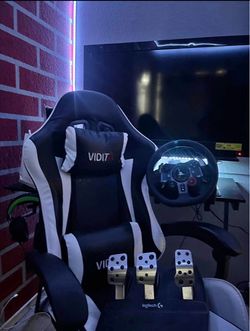 Logitech g29 steering wheel and pedals