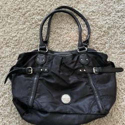 Black purse in good condition. 17x10”. 
