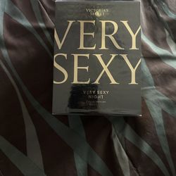 Victoria's Secret Very Sexy Night Eau De Parfum Spray