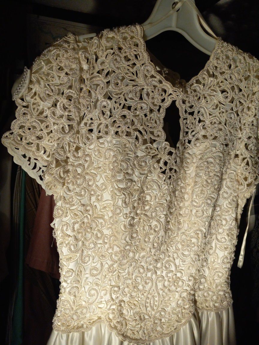 Pearls & Silk Retro Wedding Dress 