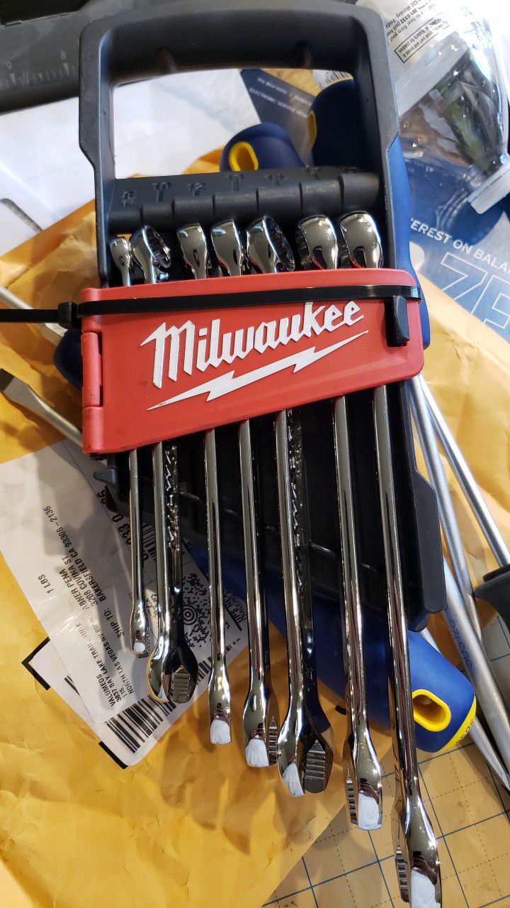 Milwaukee wrench set