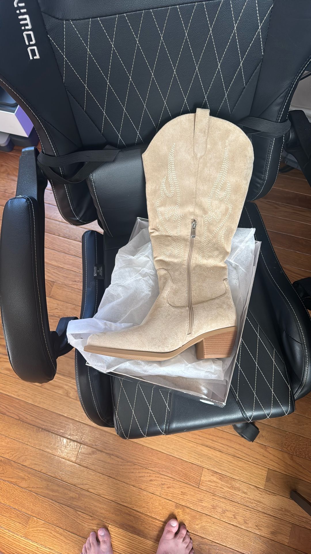 Women’s Boots Size 10 Wide