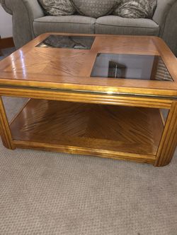 Coffee table 2 end tables!! SET