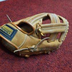Vintage Montgomery Wards Left Hand Baseball Glove