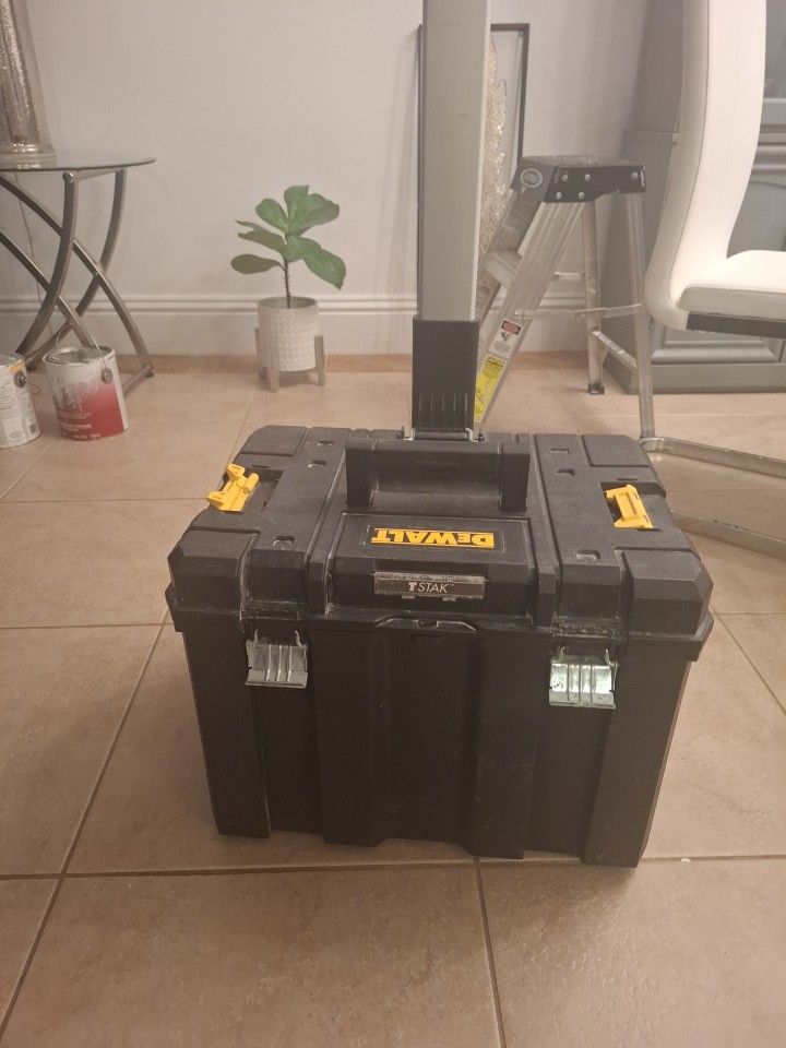 DEWALT TSTAK Rolling Tool Box