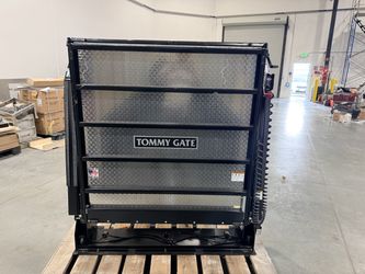 Tommy lift for a Chevy brightdrop 400 or 600 Brand new