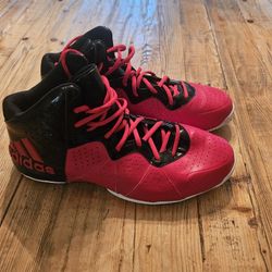 ADIDAS TORSION SYSTEM BLACK AND RED BASKETBALL SHOES (MEN'S  12) GOOD USED CONDITION 