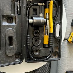 14 Piece Hydraulic Punch Driver Kit  