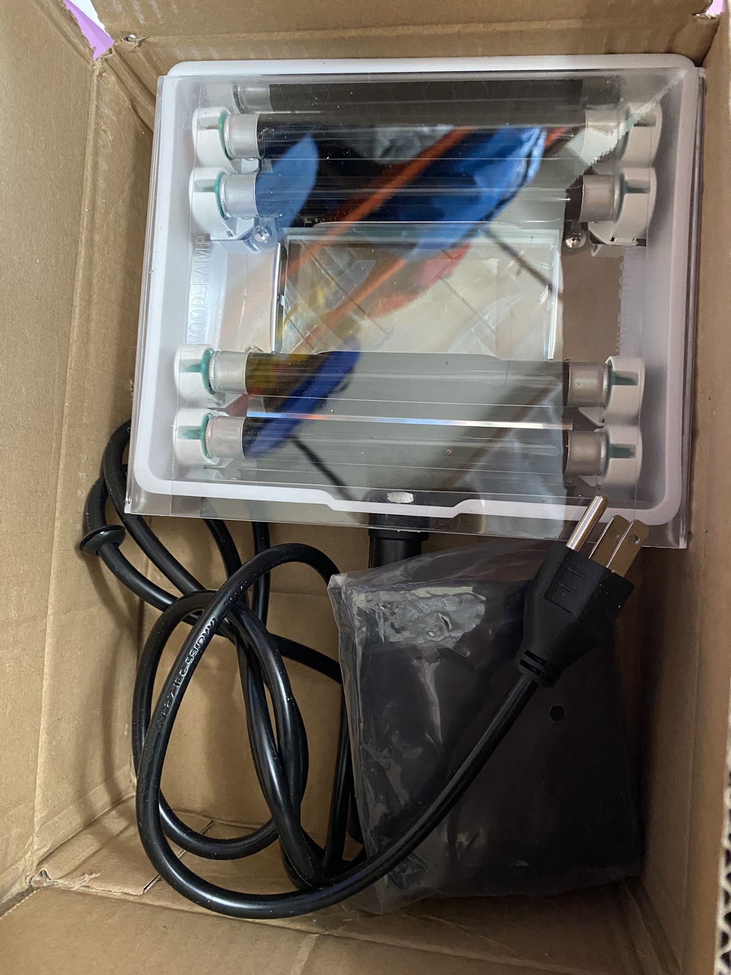 Eagou Diary Woods Lamp Skin Analyzer Whole Pallet