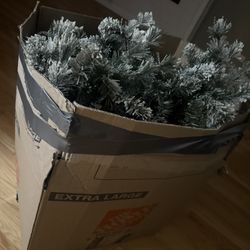 FREE Christmas Tree