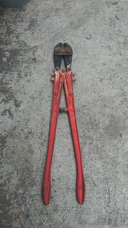 Bolt cutter