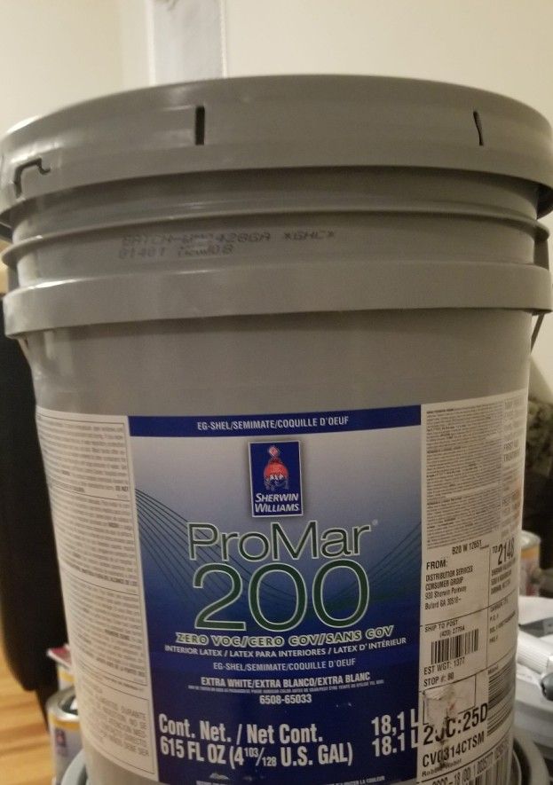 5 Gallons of paint / 5 Galones de pintura