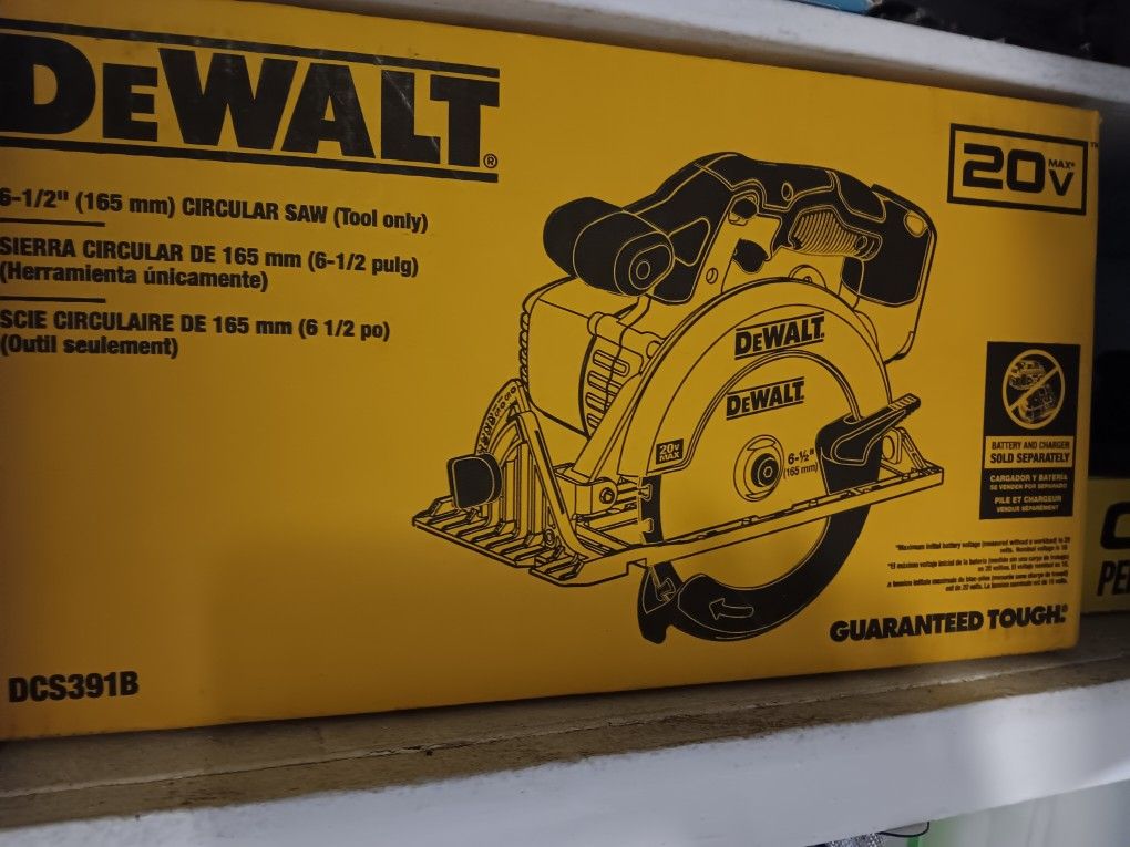 Brand New Dewalt 20v Circular Saw