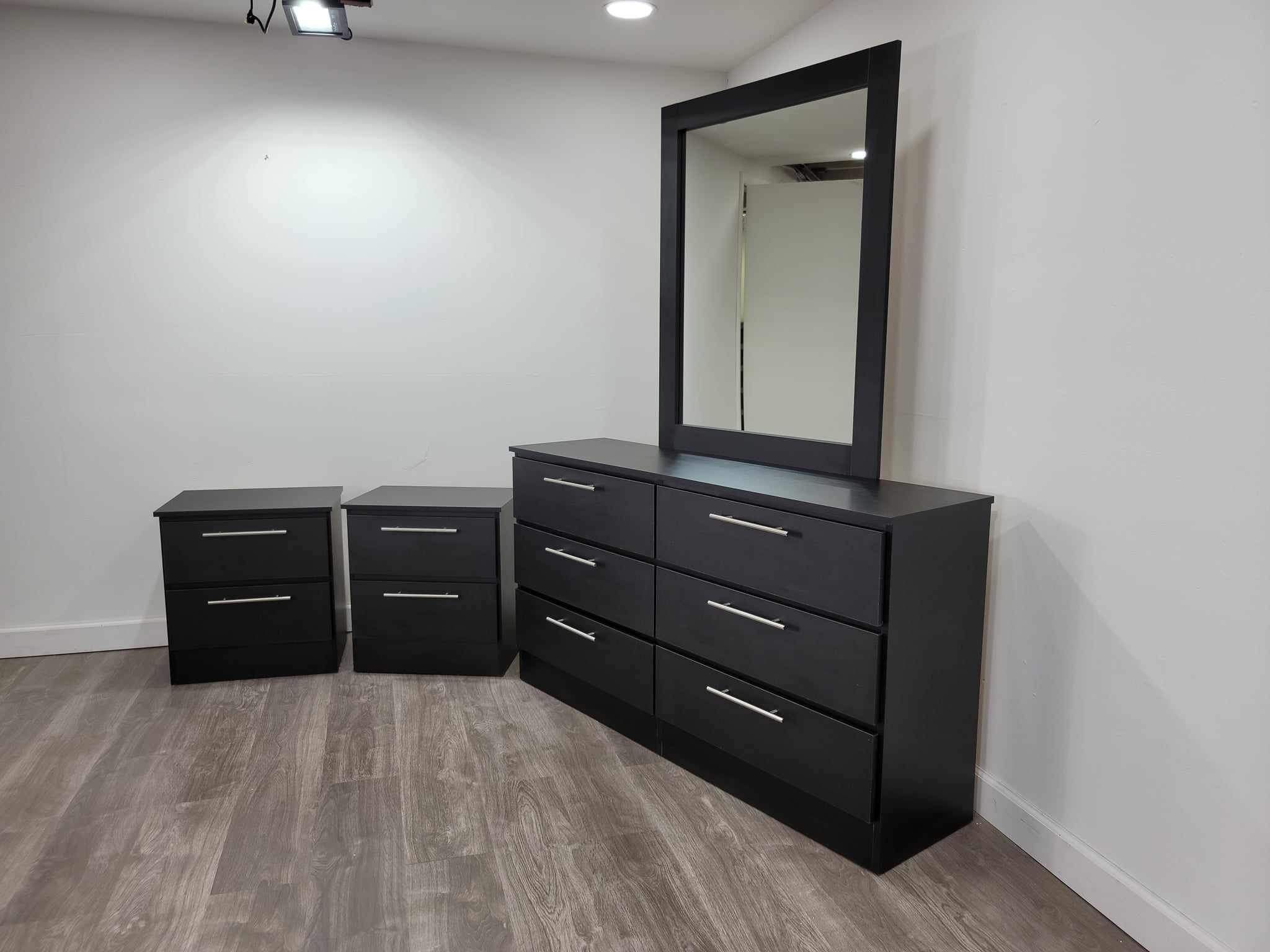 Brand New Dresser with Mirror and Nightstands / Comoda con Espejo y Mesas De Noche Nuevo … Fast 🚚