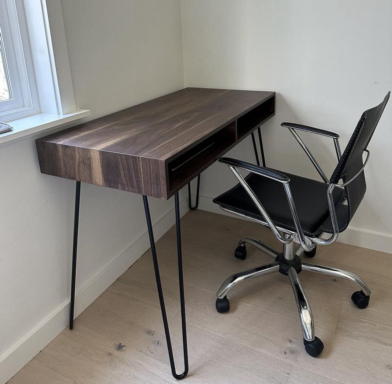 πͺHairpin Writing Desk
