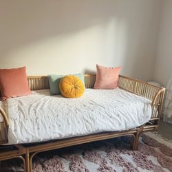 Gorgeous Rattan Day Bed Sofa