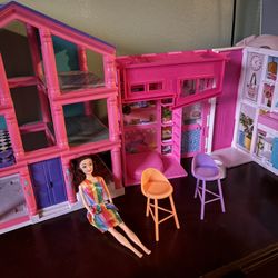Doll Houses 