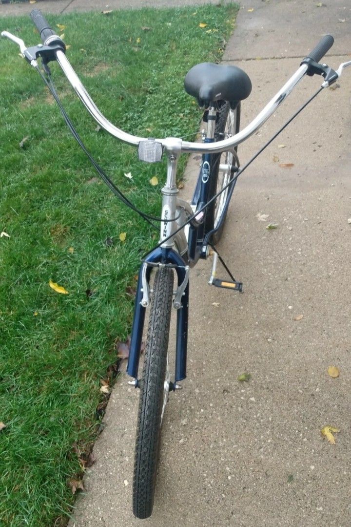 Ladies Schwinn Jaguar Cruiser Bike Seven Speeds 26-in Tires
