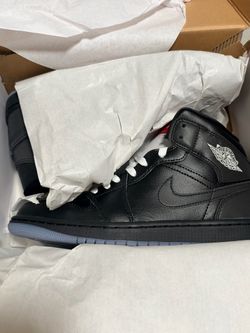 Air Jordan 1 Mid Black Sneakers