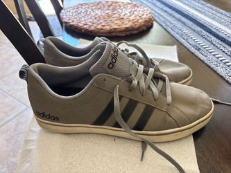 Adidas Low-Top Sneakers