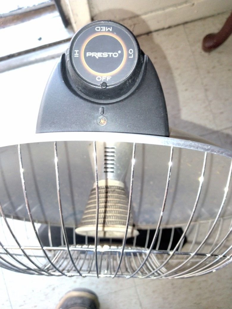 Costco Presto Heat Dish Parabolic Electric Heater for Sale in